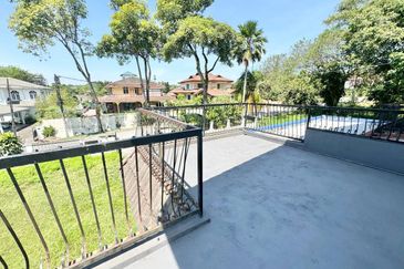 (BUMI LOT) 2 Storey Bungalow Seksyen 6, Shah Alam