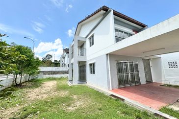 (CORNER LOT) 2 Storey Terrace Taman Kayangan, Mantin, N. Sembilan