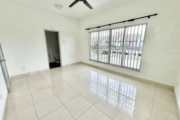 (CORNER LOT) 2 Storey Terrace Taman Kayangan, Mantin, N. Sembilan