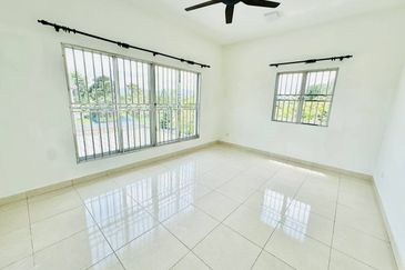 (CORNER LOT) 2 Storey Terrace Taman Kayangan, Mantin, N. Sembilan