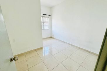 (CORNER LOT) 2 Storey Terrace Taman Kayangan, Mantin, N. Sembilan