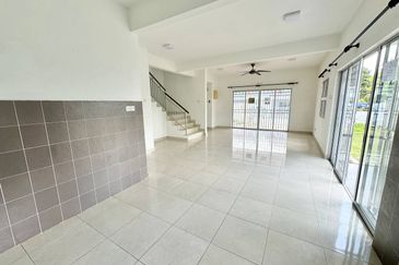 (CORNER LOT) 2 Storey Terrace Taman Kayangan, Mantin, N. Sembilan