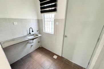 (CORNER LOT) 2 Storey Terrace Taman Kayangan, Mantin, N. Sembilan