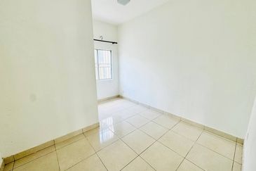 (CORNER LOT) 2 Storey Terrace Taman Kayangan, Mantin, N. Sembilan