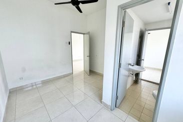 (CORNER LOT) 2 Storey Terrace Taman Kayangan, Mantin, N. Sembilan