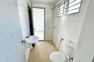 (CORNER LOT) 2 Storey Terrace Taman Kayangan, Mantin, N. Sembilan