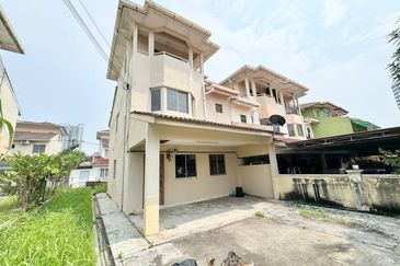(END LOT) 2.5 Storey Terrace Taman Kota Perdana, Seri Kembangan