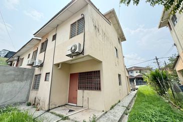 (END LOT) 2.5 Storey Terrace Taman Kota Perdana, Seri Kembangan