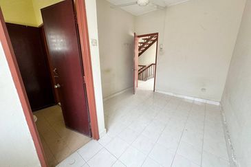 (END LOT) 2.5 Storey Terrace Taman Kota Perdana, Seri Kembangan