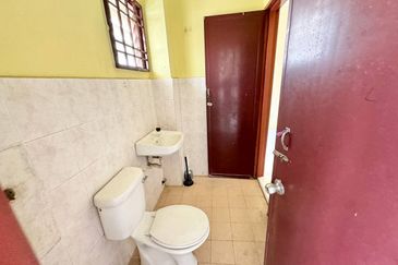 (END LOT) 2.5 Storey Terrace Taman Kota Perdana, Seri Kembangan