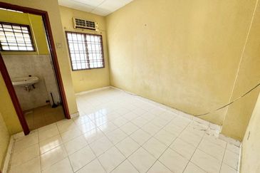 (END LOT) 2.5 Storey Terrace Taman Kota Perdana, Seri Kembangan