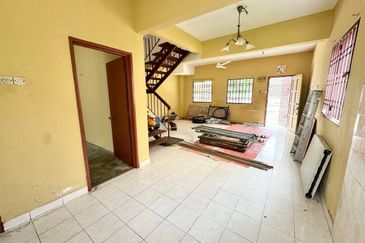 (END LOT) 2.5 Storey Terrace Taman Kota Perdana, Seri Kembangan