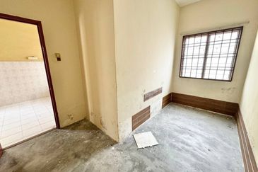(END LOT) 2.5 Storey Terrace Taman Kota Perdana, Seri Kembangan