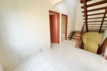 (END LOT) 2.5 Storey Terrace Taman Kota Perdana, Seri Kembangan