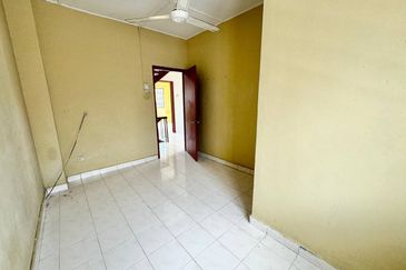 (END LOT) 2.5 Storey Terrace Taman Kota Perdana, Seri Kembangan