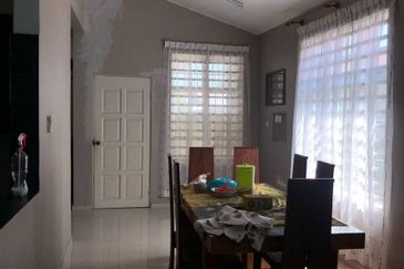 (END LOT) 2 Storey Cluster House Taman Impian Indah Pontian, Johor