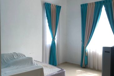 (END LOT) 2 Storey Cluster House Taman Impian Indah Pontian, Johor