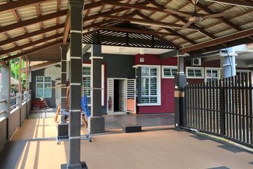 (END LOT) 2 Storey Cluster House Taman Impian Indah Pontian, Johor