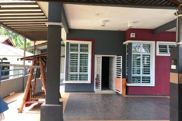 (END LOT) 2 Storey Cluster House Taman Impian Indah Pontian, Johor