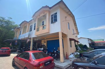 3 Units 2 Storey Shop Lot @ Jalan Kedongdong Taman Kristal, Parit Semerah, Pontian, Johor