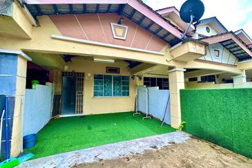 (EXTENDED) 2 Storey Terrace Jalan Kijang Taman Scientex 81700 Pasir Gudang, Johor