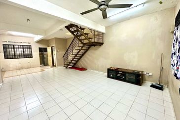 (EXTENDED) 2 Storey Terrace Jalan Kijang Taman Scientex 81700 Pasir Gudang, Johor