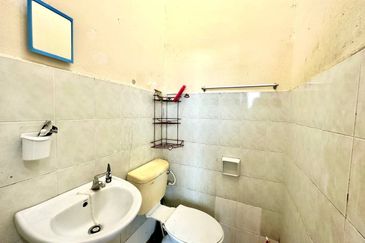 (EXTENDED) 2 Storey Terrace Jalan Kijang Taman Scientex 81700 Pasir Gudang, Johor