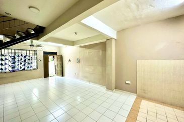 (EXTENDED) 2 Storey Terrace Jalan Kijang Taman Scientex 81700 Pasir Gudang, Johor