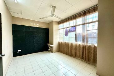 (EXTENDED) 2 Storey Terrace Jalan Kijang Taman Scientex 81700 Pasir Gudang, Johor