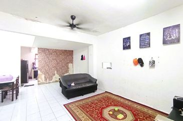 (RENOVATED) Intermediate 2 Storey Taman Kota Masai, Pasir Gudang