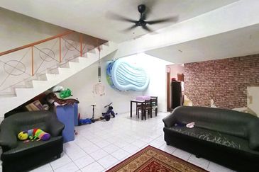 (RENOVATED) Intermediate 2 Storey Taman Kota Masai, Pasir Gudang