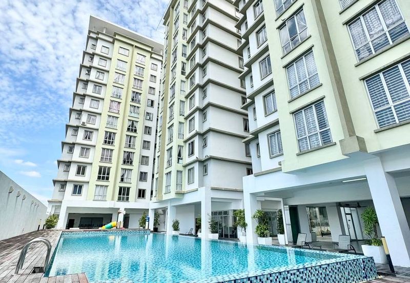 (CORNER UNIT) Sentral Residences 1&2 Condo, Kajang