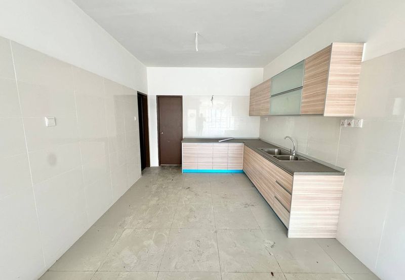 (CORNER UNIT) Sentral Residences 1&2 Condo, Kajang