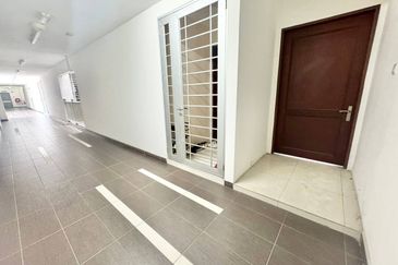 (CORNER UNIT) Sentral Residences 1&2 Condo, Kajang