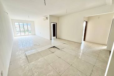 (CORNER UNIT) Sentral Residences 1&2 Condo, Kajang