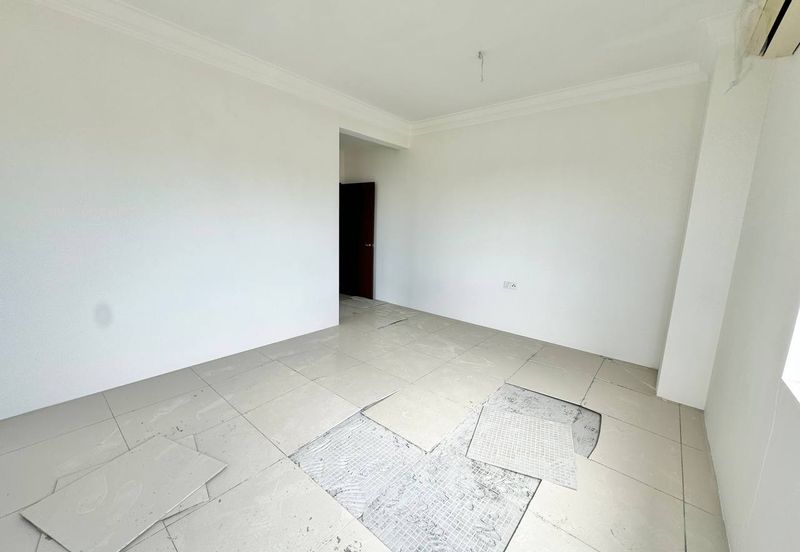 (CORNER UNIT) Sentral Residences 1&2 Condo, Kajang