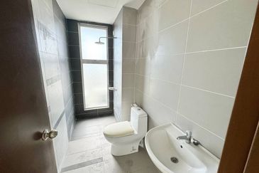 (CORNER UNIT) Sentral Residences 1&2 Condo, Kajang