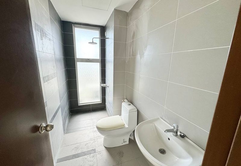 (CORNER UNIT) Sentral Residences 1&2 Condo, Kajang