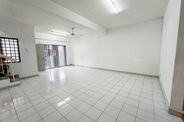 (WELL MAINTAINED) 2 Storey PUJ 2 Taman Puncak Jalil Selangor