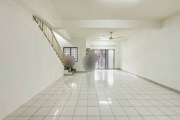 (WELL MAINTAINED) 2 Storey PUJ 2 Taman Puncak Jalil Selangor