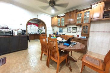 (RENOVATED) 2 Storey Terrace House, Taman Bukit Mewah, Fasa 8, Kajang