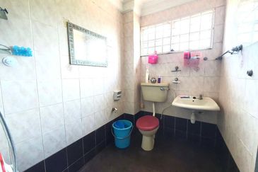 (RENOVATED) 2 Storey Terrace House, Taman Bukit Mewah, Fasa 8, Kajang