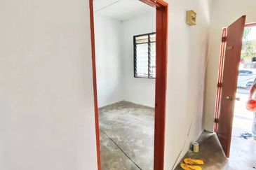 (NEWLY REFURBISHED) Single Storey Terrace BK4, Bandar Kinrara, Puchong