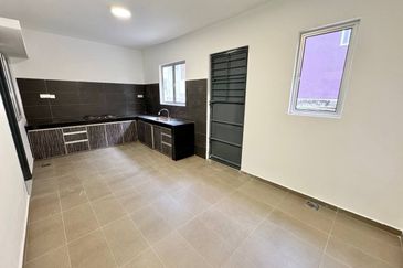 (GATED GUARDED) 2 Storey Terrace Type Amber, Taman Pelangi Semenyih 2, Semenyih