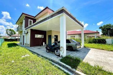 (EXTRA LAND) Bungalow 2 Storey Terrace Mahkota Hills Taman Tasik Senangin Lenggeng
