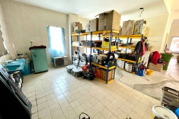 (EXTRA LAND) Bungalow 2 Storey Terrace Mahkota Hills Taman Tasik Senangin Lenggeng