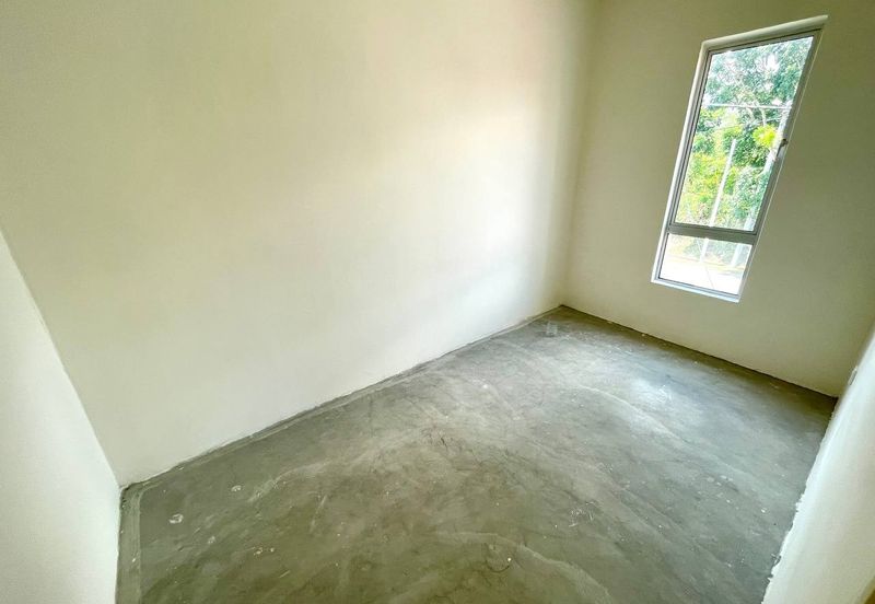 (EXTRA LAND) Bungalow 2 Storey Terrace Mahkota Hills Taman Tasik Senangin Lenggeng