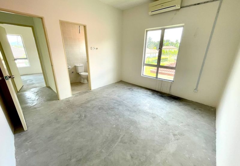 (EXTRA LAND) Bungalow 2 Storey Terrace Mahkota Hills Taman Tasik Senangin Lenggeng