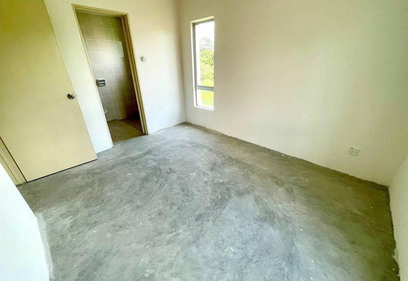 (EXTRA LAND) Bungalow 2 Storey Terrace Mahkota Hills Taman Tasik Senangin Lenggeng