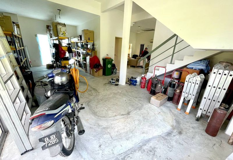 (EXTRA LAND) Bungalow 2 Storey Terrace Mahkota Hills Taman Tasik Senangin Lenggeng